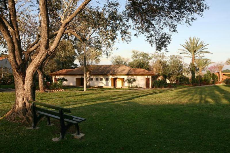 Nir Etzion Resort Ein Hod Exteriör bild